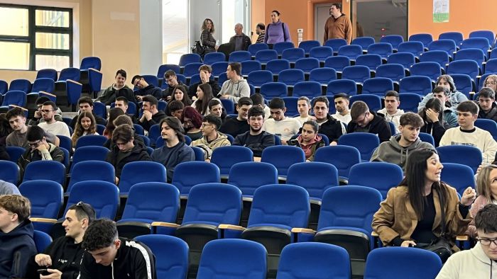 Πρωτοετείς φοιτητές υποδέχθηκε το Πανεπιστήμιο Πελοποννήσου στην Τρίπολη (εικόνες - βίντεο)