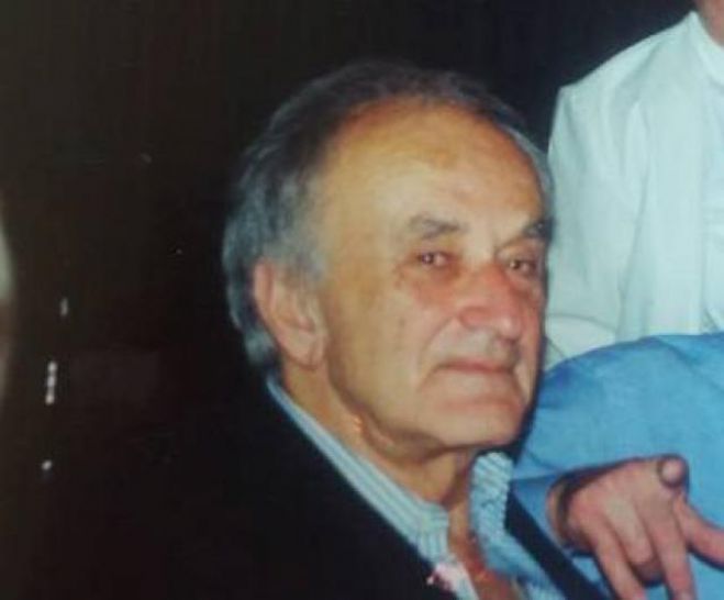 Έ&phi;&upsilon;&gamma;&epsilon; &alpha;&pi;ό &tau;&eta; &zeta;&omega;ή &omicron; &Alpha;&rho;&kappa;ά&sigmaf; &Sigma;&epsilon;ί&rho;&iota;&omicron;&sigmaf; &Sigma;&tau;&alpha;&sigma;&iota;&nu;ό&pi;&omicron;&upsilon;&lambda;&omicron;&sigmaf;