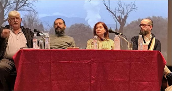 H &pi;&alpha;&rho;&omicron;&upsilon;&sigma;ί&alpha;&sigma;&eta; &tau;&omicron;&upsilon; &beta;&iota;&beta;&lambda;ί&omicron;&upsilon; &tau;&omicron;&upsilon; &kappa;&omicron;&iota;&nu;&omega;&nu;&iota;&omicron;&lambda;ό&gamma;&omicron;&upsilon; &kappa;&alpha;&iota; &sigma;&upsilon;&gamma;&gamma;&rho;&alpha;&phi;έ&alpha; Ά&rho;&eta; &Alpha;&sigma;&pi;&rho;&omicron;ύ&lambda;&eta; &laquo;&Omicron; &mu;&epsilon;&lambda;&alpha;&gamma;&chi;&omicron;&lambda;&iota;&kappa;ό&sigmaf; &epsilon;&rho;&gamma;ά&tau;&eta;&sigmaf;&raquo; &sigma;&tau;&eta; &Mu;&epsilon;&gamma;&alpha;&lambda;ό&pi;&omicron;&lambda;&eta; (&epsilon;&iota;&kappa;ό&nu;&epsilon;&sigmaf;)