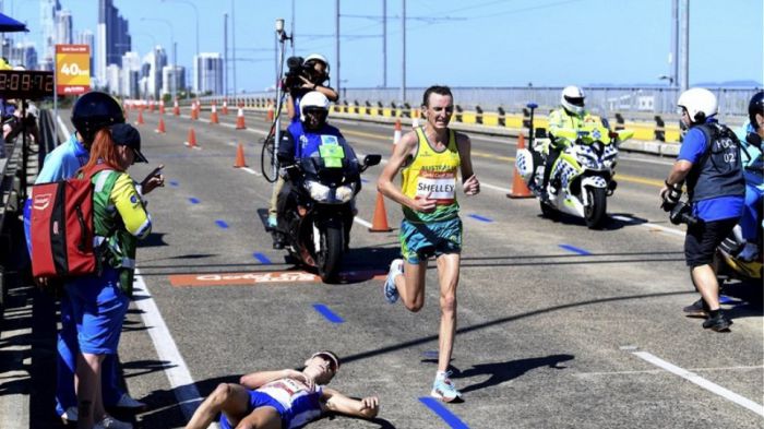 &Delta;&rho;&omicron;&mu;έ&alpha;&sigmaf; &kappa;&alpha;&tau;&alpha;&rho;&rho;έ&epsilon;&iota; &lambda;ί&gamma;&omicron; &pi;&rho;&iota;&nu; &tau;&epsilon;&rho;&mu;&alpha;&tau;ί&sigma;&epsilon;&iota; &pi;&rho;ώ&tau;&omicron;&sigmaf; &sigma;&epsilon; &Mu;&alpha;&rho;&alpha;&theta;ώ&nu;&iota;&omicron; &sigma;&tau;&eta;&nu; &Alpha;&upsilon;&sigma;&tau;&rho;&alpha;&lambda;ί&alpha; (vd)