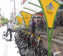 &Alpha;&pi;ό &sigma;ή&mu;&epsilon;&rho;&alpha; &mu;&pi;&omicron;&rho;&epsilon;ί&tau;&epsilon; &nu;&alpha; &nu;&omicron;&iota;&kappa;&iota;ά&zeta;&epsilon;&tau;&epsilon; &tau;&alpha; &kappa;&omicron;&iota;&nu;ό&chi;&rho;&eta;&sigma;&tau;&alpha; &pi;&omicron;&delta;ή&lambda;&alpha;&tau;&alpha; &sigma;&tau;&eta;&nu; &Tau;&rho;ί&pi;&omicron;&lambda;&eta; (video)!