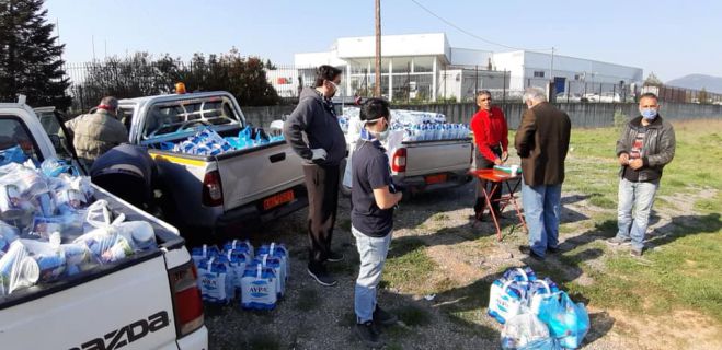 Πρόσκοποι της Τρίπολης στην &quot;πρώτη γραμμή&quot; | Βοήθησαν στη διανομή τροφίμων στο Κοινωνικό Παντοπωλείο και σε καταυλισμούς (εικόνες)