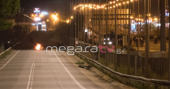 Έ&kappa;&lambda;&epsilon;&iota;&sigma;&epsilon; &gamma;&iota;&alpha; &mu;ί&alpha; ώ&rho;&alpha; &eta; &Epsilon;&theta;&nu;&iota;&kappa;ή &Omicron;&delta;ό&sigmaf; &sigma;&tau;&alpha; &Mu;έ&gamma;&alpha;&rho;&alpha; &ndash; &Pi;&alpha;&rho;&alpha;&mu;έ&nu;&epsilon;&iota; &kappa;&lambda;&epsilon;&iota;&sigma;&tau;ό&sigmaf; &omicron; &pi;&alpha;&rho;ά&delta;&rho;&omicron;&mu;&omicron;&sigmaf;