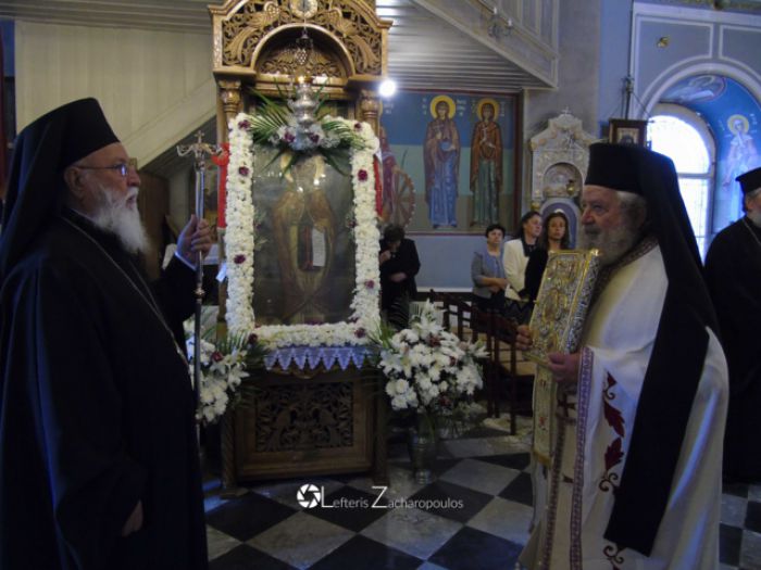 Εικόνα αναβλύζει Άγιο Μύρο στην Κυνουρία!