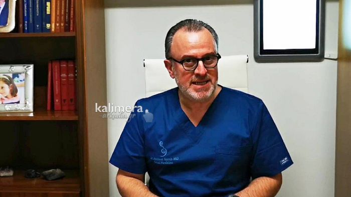 &Omicron;&iota; &epsilon;&upsilon;&chi;έ&sigmaf; &tau;&omicron;&upsilon; &mu;&alpha;&iota;&epsilon;&upsilon;&tau;ή&rho;&alpha;- &gamma;&upsilon;&nu;&alpha;&iota;&kappa;&omicron;&lambda;ό&gamma;&omicron;&upsilon; &Alpha;&nu;&delta;&rho;έ&alpha; &Kappa;ό&mu;&eta;: "&Nu;έ&alpha; &chi;&rho;&omicron;&nu;&iota;ά, &nu;έ&alpha; &sigma;&upsilon;&nu;ή&theta;&epsilon;&iota;&alpha; &gamma;&iota;&alpha; ό&lambda;&epsilon;&sigmaf; &tau;&iota;&sigmaf; &gamma;&upsilon;&nu;&alpha;ί&kappa;&epsilon;&sigmaf;" (vd)