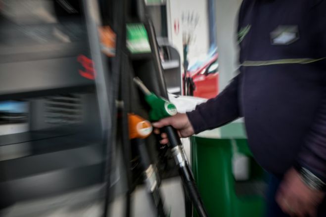 &Kappa;&alpha;ύ&sigma;&iota;&mu;&alpha; | &Kappa;&alpha;&lambda;&pi;ά&zeta;&epsilon;&iota; &eta; &tau;&iota;&mu;ή &tau;&omicron;&upsilon; &phi;&upsilon;&sigma;&kappa;&omicron;ύ &alpha;&epsilon;&rho;ί&omicron;&upsilon; &epsilon;&nu;ώ &upsilon;&pi;&omicron;&chi;&omega;&rho;&epsilon;ί &eta; &tau;&iota;&mu;ή &tau;&omicron;&upsilon; &eta;&lambda;&epsilon;&kappa;&tau;&rho;&iota;&kappa;&omicron;ύ &rho;&epsilon;ύ&mu;&alpha;&tau;&omicron;&sigmaf;