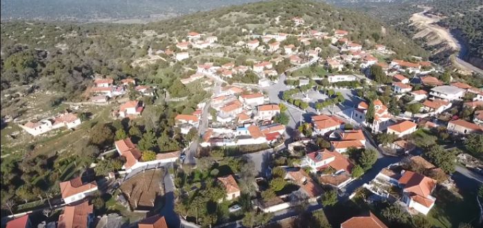 Το χωριό Μαυρίκι ... από ψηλά! (vd)
