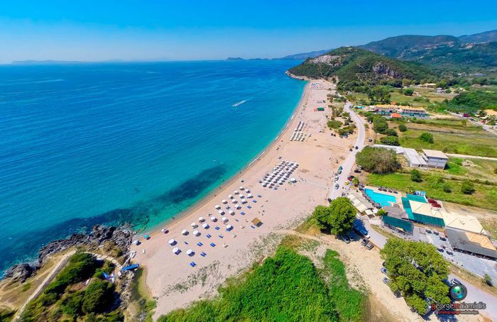 Οι 44 παραλίες με "Γαλάζια Σημαία" στην Πελοπόννησο!