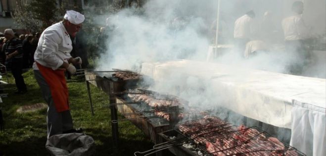 Τσικνοπέμπτη : Τα έθιμα και πως γιορτάζεται σε όλη την Ελλάδα