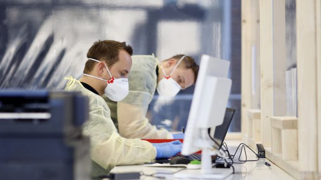 &Epsilon;&mu;&beta;ό&lambda;&iota;&omicron; &kappa;&omicron;&rho;&omega;&nu;&omicron;ϊ&omicron;ύ: "&Mu;&eta;&nu; &tau;&omicron; &pi;&epsilon;&rho;&iota;&mu;έ&nu;&epsilon;&tau;&epsilon; &pi;&rho;&iota;&nu; &alpha;&pi;ό 12 &mu;ή&nu;&epsilon;&sigmaf;" &lambda;έ&epsilon;&iota; &omicron; &Pi;&alpha;&gamma;&kappa;ό&sigma;&mu;&iota;&omicron;&sigmaf; &Omicron;&rho;&gamma;&alpha;&nu;&iota;&sigma;&mu;ό&sigmaf; &Upsilon;&gamma;&epsilon;ί&alpha;&sigmaf;