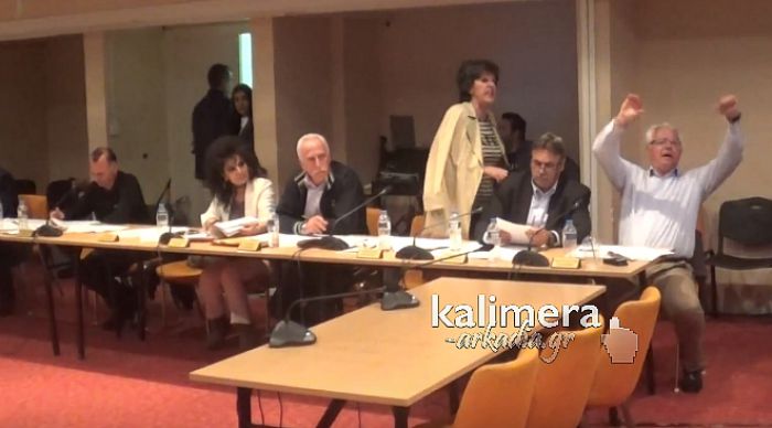 Το Πάσχα προκάλεσε τον ... κακό χαμό στο δημοτικό συμβούλιο (vd)