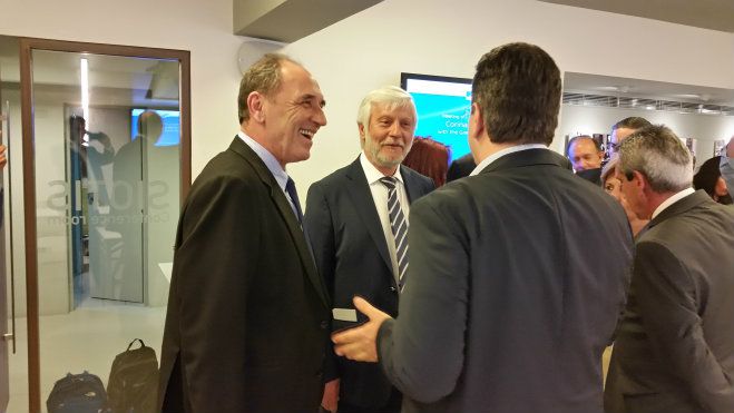 &Tau;&alpha;&tau;&omicron;ύ&lambda;&eta;&sigmaf;: &laquo;&Upsilon;&pi;&omicron;&sigma;&tau;&eta;&rho;ί&zeta;&omega; &tau;&eta;&nu; &kappa;&upsilon;&beta;έ&rho;&nu;&eta;&sigma;&eta; &sigma;&tau;&eta; &delta;&iota;&alpha;&pi;&rho;&alpha;&gamma;&mu;ά&tau;&epsilon;&upsilon;&sigma;&eta;, &alpha;&nu; &kappa;&alpha;&iota; &hellip;&raquo;