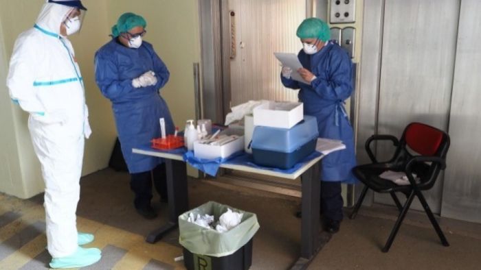 Είκοσι εννέα κρούσματα κορωνοϊού σε ιδιωτική κλινική | Επί τόπου Χαρδαλιάς - Τσιόδρας