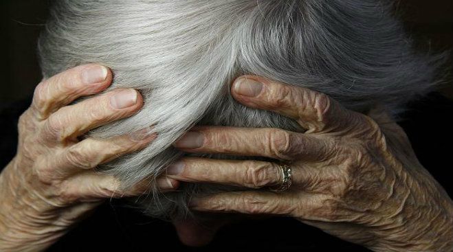 Άγνωστοι απείλησαν με κατσαβίδι και μαχαίρι και Λήστεψαν ηλικωμένη στη Μηλιά!