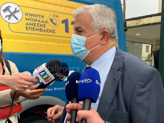 &Tau;&alpha; &pi;έ&nu;&tau;&epsilon; &alpha;&iota;&tau;ή&mu;&alpha;&tau;&alpha; &tau;&eta;&sigmaf; &Mu;&epsilon;&gamma;&alpha;&lambda;ό&pi;&omicron;&lambda;&eta;&sigmaf; ... "&gamma;&iota;&alpha; &nu;&alpha; &mu;&epsilon;ί&nu;&epsilon;&iota; &omicron; &tau;ό&pi;&omicron;&sigmaf; &zeta;&omega;&nu;&tau;&alpha;&nu;ό&sigmaf;"! (vd)