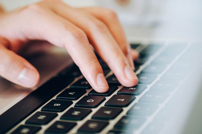Voucher 200 ευρώ για tablet και laptop | Υπογράφηκε η ΚΥΑ – Πότε ανοίγει η πλατφόρμα