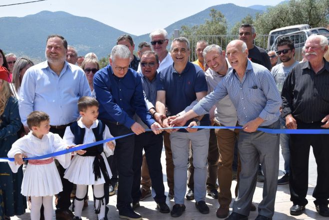 &Epsilon;&gamma;&kappa;&alpha;ί&nu;&iota;&alpha; &pi;&omicron;&lambda;&iota;&tau;&iota;&sigma;&tau;&iota;&kappa;&omicron;ύ &kappa;έ&nu;&tau;&rho;&omicron;&upsilon; &sigma;&tau;&eta;&nu; &Chi;&omega;&tau;&omicron;ύ&sigma;&sigma;&alpha; | &Tau;&zeta;&iota;&omicron;ύ&mu;&eta;&sigmaf;: &laquo;&Sigma;&tau;&eta;&rho;ί&zeta;&omicron;&upsilon;&mu;&epsilon; έ&rho;&gamma;&alpha; &pi;&omicron;&upsilon; &delta;ί&nu;&omicron;&upsilon;&nu; &zeta;&omega;&nu;&tau;ά&nu;&iota;&alpha; &sigma;&tau;&alpha; &chi;&omega;&rho;&iota;ά &mu;&alpha;&sigmaf;&raquo;