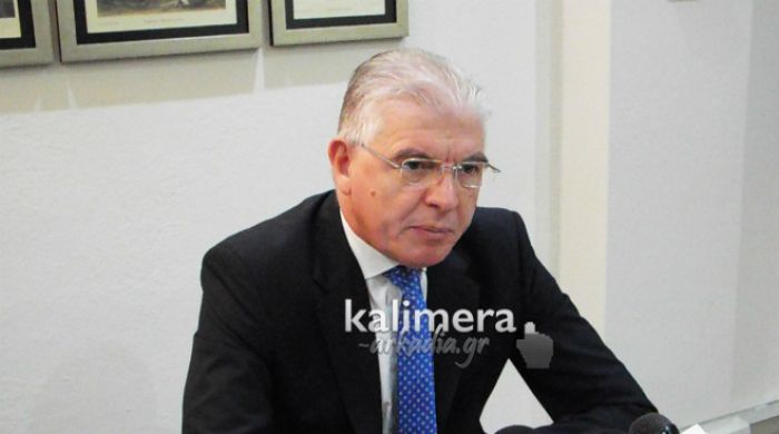 &Alpha;&nu;&delta;&rho;έ&alpha;&sigmaf; &Lambda;&upsilon;&kappa;&omicron;&upsilon;&rho;έ&nu;&tau;&zeta;&omicron;&sigmaf;: &laquo;&Zeta;&eta;&tau;ώ &epsilon;&upsilon;&theta;έ&omega;&sigmaf; &alpha;&pi;ό &tau;&omicron;&nu; &Alpha;&rho;&kappa;&alpha;&delta;&iota;&kappa;ό &lambda;&alpha;ό, &nu;&alpha; &psi;&eta;&phi;ί&sigma;&epsilon;&iota; &Nu;&Alpha;&Iota;&raquo; (vd)