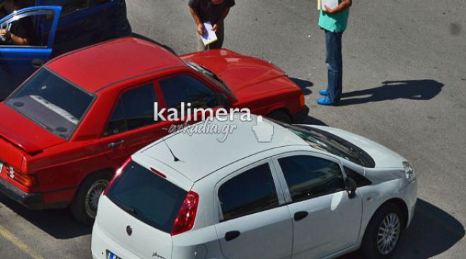 Γιατί έχουν μπει αλυσίδες σε δημοτικά πάρκινγκ στην Τρίπολη;