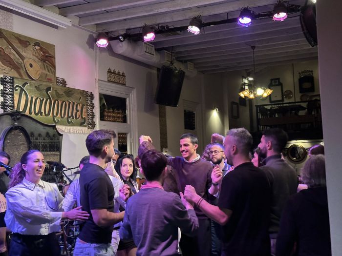 &Lambda;&epsilon;&upsilon;&kappa;&omicron;&chi;&omega;&rho;ί&tau;&epsilon;&sigmaf; &chi;ό&rho;&epsilon;&psi;&alpha;&nu;, &delta;&iota;&alpha;&sigma;&kappa;έ&delta;&alpha;&sigma;&alpha;&nu; &kappa;&alpha;&iota; έ&nu;&iota;&omega;&sigma;&alpha;&nu; &tau;&eta; &delta;ύ&nu;&alpha;&mu;&eta; &tau;&eta;&sigmaf; &pi;&alpha;&rho;έ&alpha;&sigmaf; &kappa;&alpha;&iota; &tau;&eta;&nu; &alpha;&gamma;ά&pi;&eta; &gamma;&iota;&alpha; &tau;&omicron;&nu; &tau;ό&pi;&omicron; &tau;&omicron;&upsilon;&sigmaf;! (&epsilon;&iota;&kappa;ό&nu;&epsilon;&sigmaf;)