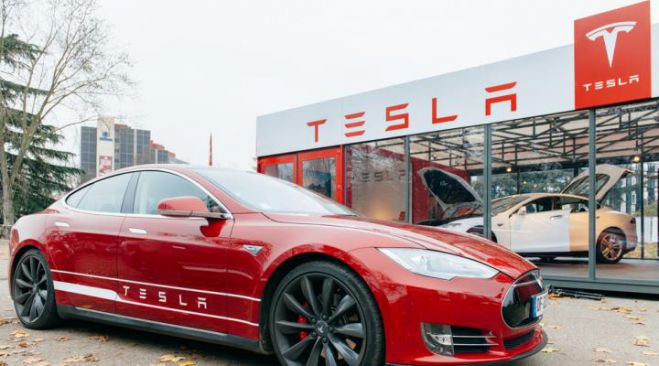 Ελλάδα | Πάει για ρεκόρ τον Μάρτιο η Tesla