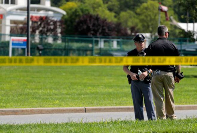 &Delta;&iota;&epsilon;&theta;&nu;ή | &Pi;&alpha;&tau;έ&rho;&alpha;&sigmaf; έ&pi;&nu;&iota;&xi;&epsilon; &mu;&epsilon; &tau;&omicron; &mu;&alpha;&xi;&iota;&lambda;ά&rho;&iota; &tau;&omicron;&nu; &nu;&epsilon;&omicron;&gamma;έ&nu;&nu;&eta;&tau;&omicron; &gamma;&iota;&omicron; &tau;&omicron;&upsilon;