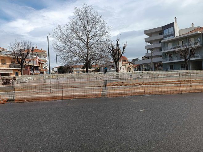 Ανάπλαση πλατείας Μπασιάκου | Παράταση μέχρι τέλος Μαίου - Το έργο έχει φτάσει στο 95%