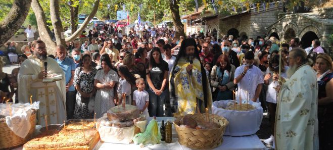 &Mu;&epsilon; &iota;&delta;&iota;&alpha;ί&tau;&epsilon;&rho;&eta; &lambda;&alpha;&mu;&pi;&rho;ό&tau;&eta;&tau;&alpha; &eta; &gamma;&iota;&omicron;&rho;&tau;ή &tau;&eta;&sigmaf; &Alpha;&gamma;ί&alpha;&sigmaf; &Theta;&epsilon;&omicron;&delta;ώ&rho;&alpha;&sigmaf; &sigma;&tau;&omicron; &Beta;ά&sigma;&tau;&alpha; &Alpha;&rho;&kappa;&alpha;&delta;ί&alpha;&sigmaf; (&epsilon;&iota;&kappa;ό&nu;&epsilon;&sigmaf;)
