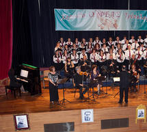 &Sigma;&tau;&omicron; 6&omicron; &Phi;&epsilon;&sigma;&tau;&iota;&beta;ά&lambda; &Chi;&omicron;&rho;&omega;&delta;&iota;ώ&nu; &tau;&eta;&sigmaf; &Nu;. &Alpha;&rho;&tau;ά&kappa;&eta;&sigmaf; &eta; &nu;&epsilon;&alpha;&nu;&iota;&kappa;ή &chi;&omicron;&rho;&omega;&delta;ί&alpha; &tau;&omicron;&upsilon; &laquo;&Omicron;&rho;&phi;έ&alpha;&raquo;