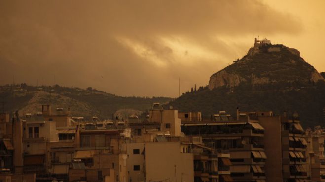 Αφρικανική σκόνη | Οι συνέπειες στην υγεία, οι τρόποι προστασίας και οι πιο ευπαθείς ομάδες