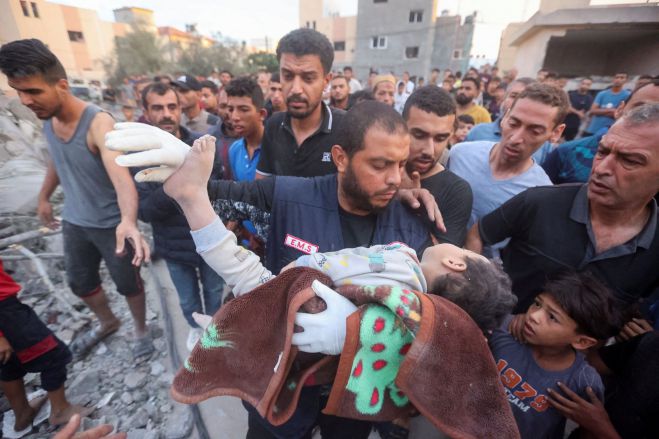 Πόλεμος Ισραήλ – Χαμάς | Ένα παιδί σκοτώνεται κάθε 15 λεπτά από τους βομβαρδισμούς στη Γάζα