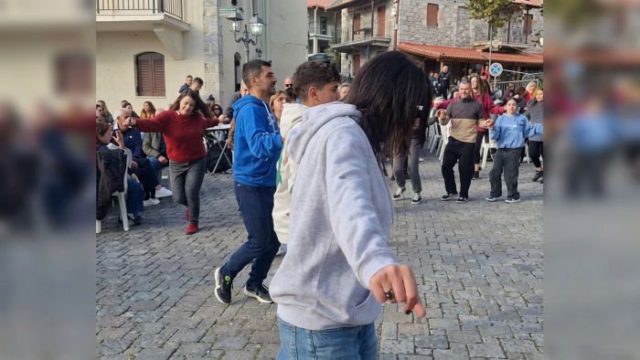 &Gamma;&iota;&omicron;&rho;&tau;ή &kappa;&alpha;&iota; &gamma;&lambda;έ&nu;&tau;&iota; &sigma;&tau;&omicron; &Rho;&omicron;&epsilon;&iota;&nu;ό &Alpha;&rho;&kappa;&alpha;&delta;ί&alpha;&sigmaf; &mu;&epsilon; &pi;&rho;&omega;&tau;&alpha;&gamma;&omega;&nu;&iota;&sigma;&tau;έ&sigmaf; &tau;&omicron; &mu;έ&lambda;&iota; &kappa;&alpha;&iota; &tau;&alpha; &kappa;&alpha;&rho;ύ&delta;&iota;&alpha;! (vd)