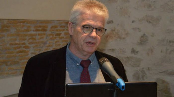 &Gamma;ώ&gamma;&omicron;&sigmaf;: &laquo;&Kappa;&alpha;&lambda;ύ&tau;&epsilon;&rho;&eta; &eta;&mu;&epsilon;&rho;&omicron;&mu;&eta;&nu;ί&alpha; &gamma;&iota;&alpha; &tau;&omicron; ά&nu;&omicron;&iota;&gamma;&mu;&alpha; &sigma;&chi;&omicron;&lambda;&epsilon;ί&omega;&nu; &eta; 14&eta; &Sigma;&epsilon;&pi;&tau;&epsilon;&mu;&beta;&rho;ί&omicron;&upsilon;&raquo;