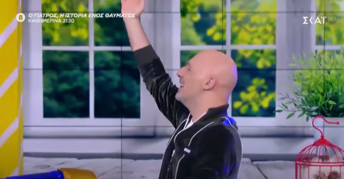 &Eta; &laquo;&Sigma;&tau;&alpha;&upsilon;&rho;&omicron;ύ&lambda;&alpha;&raquo; &kappa;&alpha;&tau;ά&phi;&epsilon;&rho;&epsilon; &nu;&alpha; &xi;&epsilon;&sigma;&eta;&kappa;ώ&sigma;&epsilon;&iota; &kappa;&alpha;&iota; &tau;&omicron;&nu; &Nu;ί&kappa;&omicron; &Mu;&omicron;&upsilon;&tau;&sigma;&iota;&nu;ά (vd)