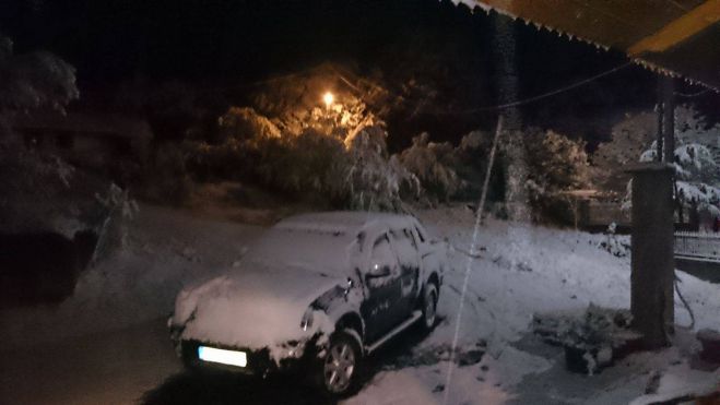Μεγάλη Δευτέρα με ... χιόνια στα Γρεβενά! (vd)