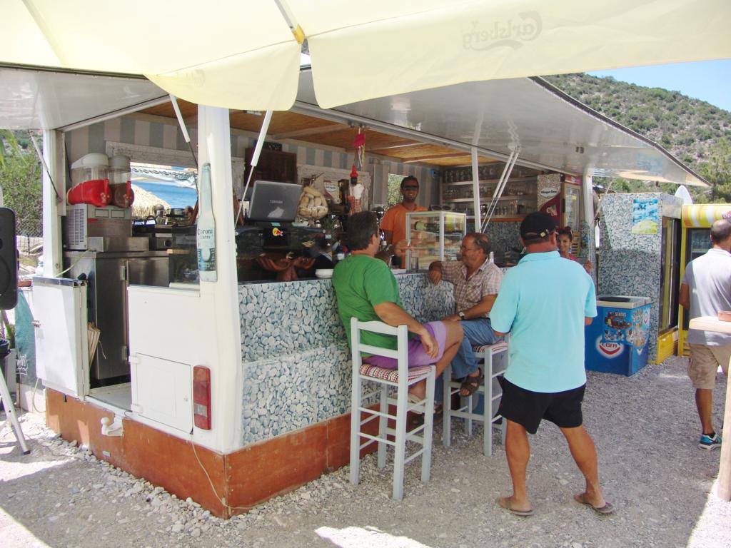 Beach party &kappa;ά&theta;&epsilon; &Kappa;&upsilon;&rho;&iota;&alpha;&kappa;ή &sigma;&tau;&omicron; &Kappa;&rho;&upsilon;&omicron;&nu;έ&rho;&iota; &Kappa;&upsilon;&nu;&omicron;&upsilon;&rho;ί&alpha;&sigmaf; (vd)