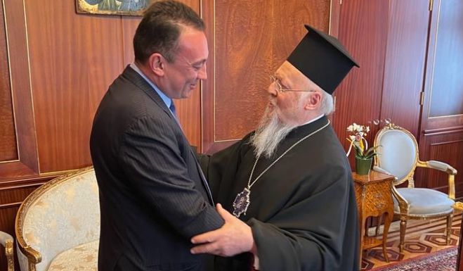 &Sigma;&tau;&omicron; &Omicron;&iota;&kappa;&omicron;&upsilon;&mu;&epsilon;&nu;&iota;&kappa;ό &Pi;&alpha;&tau;&rho;&iota;&alpha;&rho;&chi;&epsilon;ί&omicron; &omicron; &Kappa;ώ&sigma;&tau;&alpha;&sigmaf; &Beta;&lambda;ά&sigma;&eta;&sigmaf;