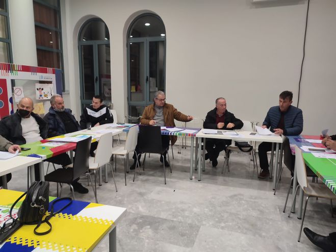 &Alpha;&nu;&tau;&iota;&delta;ή&mu;&alpha;&rho;&chi;&omicron;&sigmaf; &Lambda;&alpha;&gamma;ό&sigmaf;: "&Epsilon;ί&nu;&alpha;&iota; &eta; &pi;&rho;ώ&tau;&eta; &phi;&omicron;&rho;ά &pi;&omicron;&upsilon; &omicron;&iota; &pi;&rho;ό&epsilon;&delta;&rho;&omicron;&iota; &sigma;&upsilon;&mu;&mu;&epsilon;&tau;έ&chi;&omicron;&upsilon;&nu; &epsilon;&nu;&epsilon;&rho;&gamma;ά &sigma;&tau;&eta; &delta;&iota;&omicron;ί&kappa;&eta;&sigma;&eta; &tau;&omicron;&upsilon; &Delta;ή&mu;&omicron;&upsilon; &kappa;&alpha;&iota; &delta;&epsilon;&nu; έ&chi;&omicron;&upsilon;&nu; &mu;&omicron;&nu;ό &epsilon;&kappa;&tau;&epsilon;&lambda;&epsilon;&sigma;&tau;&iota;&kappa;ό &rho;ό&lambda;&omicron;"