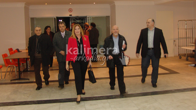 Φώφη Γεννηματά από την Τρίπολη: «Να φτιάξουμε ένα σχέδιο που θα αφήσει οριστικά στο παρελθόν την εξάρτηση από το μνημόνιο» (vd)