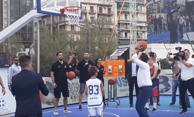 &Omicron; &Tau;&sigma;ί&pi;&rho;&alpha;&sigmaf; &pi;ή&gamma;&epsilon; &sigma;&tau;&eta; &Delta;&Epsilon;&Theta; &kappa;&alpha;&iota; ... έ&pi;&alpha;&iota;&xi;&epsilon; &mu;&pi;ά&sigma;&kappa;&epsilon;&tau;! (vd)