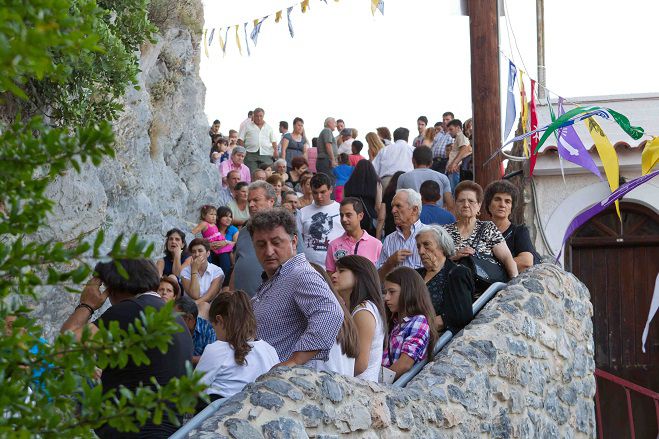 &Eta; &epsilon;&omicron;&rho;&tau;ή &tau;&eta;&sigmaf; &Pi;&alpha;&nu;&alpha;&gamma;ί&alpha;&sigmaf; &sigma;&tau;&eta; &Mu;&eta;&tau;&rho;ό&pi;&omicron;&lambda;&eta; &Mu;&alpha;&nu;&tau;&iota;&nu;&epsilon;ί&alpha;&sigmaf; &kappa;&alpha;&iota; &Kappa;&upsilon;&nu;&omicron;&upsilon;&rho;ί&alpha;&sigmaf; (&epsilon;&iota;&kappa;ό&nu;&epsilon;&sigmaf; - &beta;ί&nu;&tau;&epsilon;&omicron;)