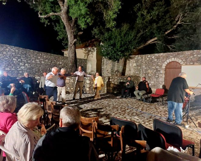 &Mu;&epsilon; &epsilon;&pi;&iota;&tau;&upsilon;&chi;ί&alpha; &omicron;&iota; &delta;&rho;ά&sigma;&epsilon;&iota;&sigmaf; &tau;&eta;&sigmaf; &Epsilon;&tau;&alpha;&iota;&rho;&epsilon;ί&alpha;&sigmaf; &laquo;&Mu;&omicron;&upsilon;&sigma;&epsilon;ί&omicron; &Sigma;&tau;&rho;&alpha;&tau;&eta;&gamma;&omicron;ύ &Pi;&lambda;&alpha;&pi;&omicron;ύ&tau;&alpha; &kappa;&alpha;&iota; &Alpha;&gamma;&omega;&nu;&iota;&sigma;&tau;έ&sigmaf;&raquo; (&epsilon;&iota;&kappa;ό&nu;&epsilon;&sigmaf;)