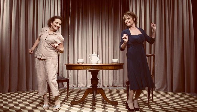 &Theta;&epsilon;&alpha;&tau;&rho;&iota;&kappa;ή &sigma;&upsilon;&nu;ά&nu;&tau;&eta;&sigma;&eta; &delta;ύ&omicron; &sigma;&eta;&mu;&alpha;&nu;&tau;&iota;&kappa;ώ&nu; &eta;&theta;&omicron;&pi;&omicron;&iota;ώ&nu; &sigma;&tau;&omicron; &Mu;&alpha;&lambda;&lambda;&iota;&alpha;&rho;&omicron;&pi;&omicron;ύ&lambda;&epsilon;&iota;&omicron;