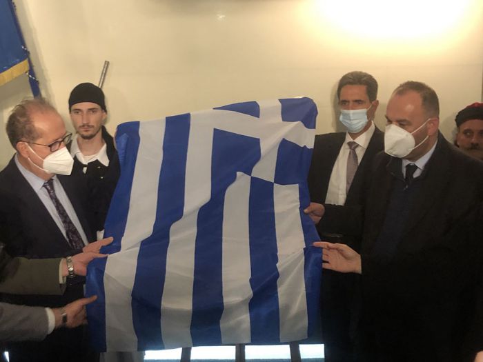 Προσωπογραφία του Σταϊκόπουλου αναρτήθηκε στο σχολείο της Ζάτουνας Γορτυνίας (εικόνες)