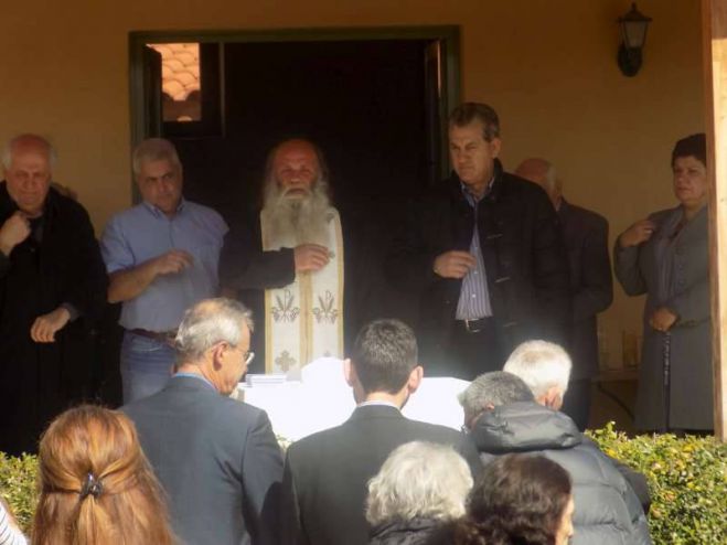 Τέσσερα χωριά της Γορτυνίας έκοψαν μαζί την πίτα τους! (εικόνες)