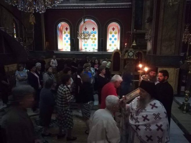 &Tau;&rho;ί&pi;&omicron;&lambda;&eta; | &Alpha;&gamma;&rho;&upsilon;&pi;&nu;ί&alpha; &gamma;&iota;&alpha; &tau;&omicron;&upsilon;&sigmaf; &nu;&epsilon;&kappa;&rho;&omicron;ύ&sigmaf; &tau;&eta;&sigmaf; Ά&lambda;&omega;&sigma;&eta;&sigmaf; &sigma;&tau;&eta;&nu; &Kappa;&omega;&nu;&sigma;&tau;&alpha;&nu;&tau;&iota;&nu;&omicron;ύ&pi;&omicron;&lambda;&eta; (&epsilon;&iota;&kappa;ό&nu;&epsilon;&sigmaf;)