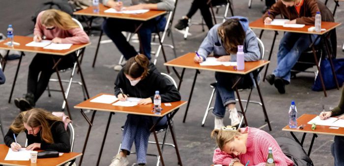 &Pi;&epsilon;&rho;&iota;&phi;&epsilon;&rho;&epsilon;&iota;&alpha;&kappa;ό &Sigma;&upsilon;&mu;&beta;&omicron;ύ&lambda;&iota;&omicron; | &Tau;&omicron; &psi;ή&phi;&iota;&sigma;&mu;&alpha; &pi;&omicron;&upsilon; &pi;&rho;ό&tau;&epsilon;&iota;&nu;&epsilon; &omicron; &Tau;&alpha;&tau;&omicron;ύ&lambda;&eta;&sigmaf; &gamma;&iota;&alpha; &tau;&omicron;&upsilon;&sigmaf; Έ&lambda;&lambda;&eta;&nu;&epsilon;&sigmaf; &phi;&omicron;&iota;&tau;&eta;&tau;έ&sigmaf; &pi;&omicron;&upsilon; &sigma;&pi;&omicron;&upsilon;&delta;ά&zeta;&omicron;&upsilon;&nu; &sigma;&tau;&eta;&nu; &Omicron;&upsilon;&kappa;&rho;&alpha;&nu;ί&alpha;