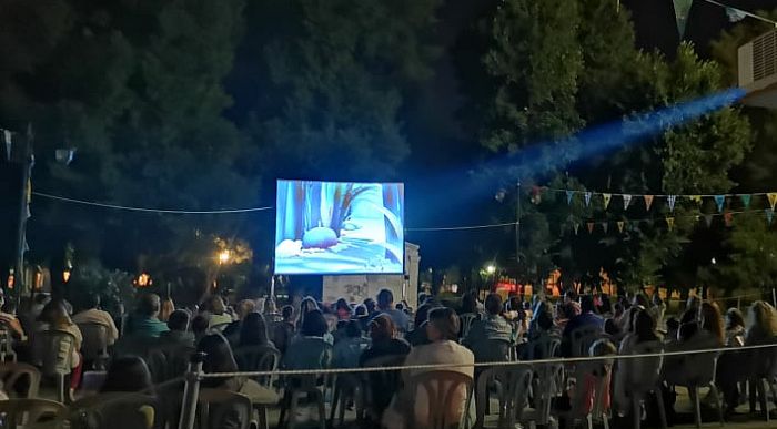 Οι δημότες αγκάλιασαν το θερινό cinema του Δήμου Τρίπολης από την πρώτη προβολή!