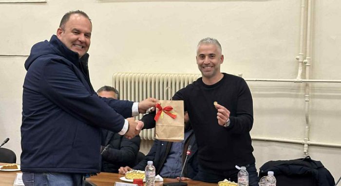 &Kappa;&omicron;&pi;ή &Pi;&rho;&omega;&tau;&omicron;&chi;&rho;&omicron;&nu;&iota;ά&tau;&iota;&kappa;&eta;&sigmaf; &Pi;ί&tau;&alpha;&sigmaf; &Delta;&eta;&mu;&omicron;&tau;&iota;&kappa;&omicron;ύ &Sigma;&upsilon;&mu;&beta;&omicron;&upsilon;&lambda;ί&omicron;&upsilon; &Gamma;&omicron;&rho;&tau;&upsilon;&nu;ί&alpha;&sigmaf; | &Tau;&omicron; &phi;&lambda;&omicron;&upsilon;&rho;ί &beta;&rho;ή&kappa;&epsilon; &omicron; &Delta;&eta;&mu;ή&tau;&rho;&eta;&sigmaf; &Tau;&sigma;έ&kappa;&alpha;&sigmaf;! (&epsilon;&iota;&kappa;ό&nu;&epsilon;&sigmaf;)