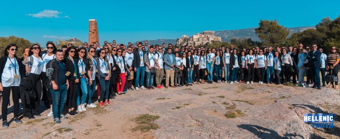 &Sigma;&tau;&omicron; 1&omicron; &Phi;ό&rho;&omicron;&upsilon;&mu; &alpha;&pi;&alpha;&nu;&tau;&alpha;&chi;&omicron;ύ &nu;έ&omega;&nu; &Epsilon;&lambda;&lambda;ή&nu;&omega;&nu; &sigma;&upsilon;&mu;&mu;&epsilon;&tau;&epsilon;ί&chi;&epsilon; &eta; &Nu;&epsilon;&omicron;&lambda;&alpha;ί&alpha; &tau;&omicron;&upsilon; &Pi;&alpha;&gamma;&kappa;ό&sigma;&mu;&iota;&omicron;&upsilon; &Pi;&alpha;&nu;&alpha;&rho;&kappa;&alpha;&delta;&iota;&kappa;&omicron;ύ &Sigma;&upsilon;&mu;&beta;&omicron;&upsilon;&lambda;ί&omicron;&upsilon;